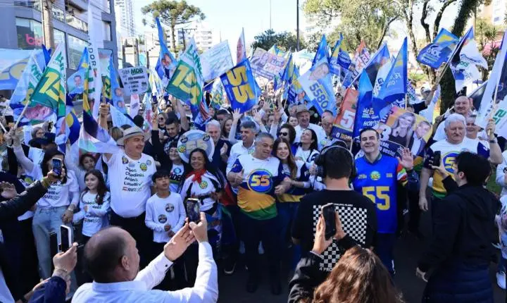 Com caminhada em Chapecó, João Rodrigues reúne milhares de pessoas no lançamento de sua candidatura