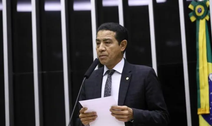 Comissão aprova política nacional de inclusão e letramento digital para pessoas idosas