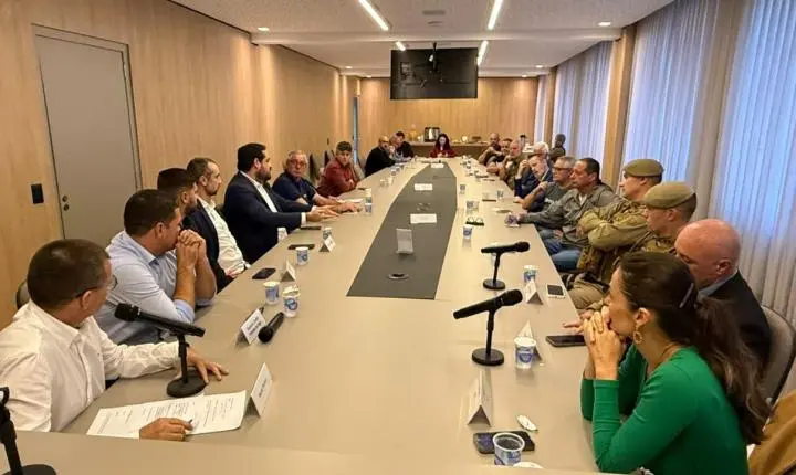 Conselho das Entidades debate segurança pública com autoridades de Itajaí