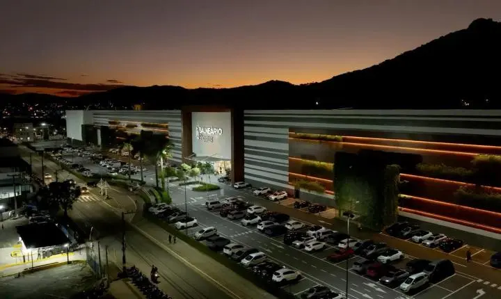 Corrida noturna dentro do Balneário Shopping recebe inscrições até 31 de agosto