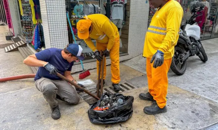 Defesa Civil orienta população sobre descarte correto de lixo para prevenir alagamentos