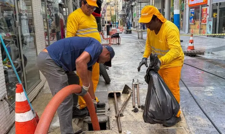 Defesa Civil orienta população sobre descarte correto de lixo para prevenir alagamentos