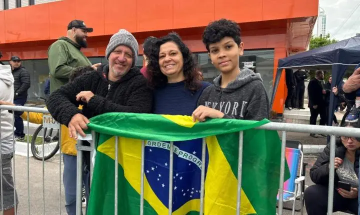 Desfile Cívico reúne cerca de 5 mil pessoas no Centro de Balneário Camboriú