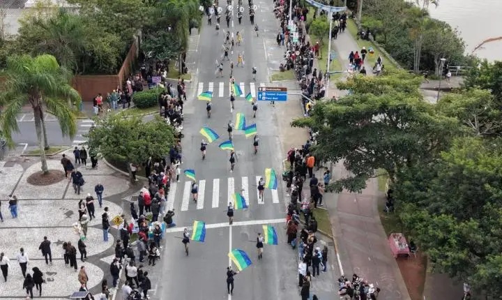 Desfile de 7 de Setembro em Itajaí leva 22 mil pessoas à Beira Rio
