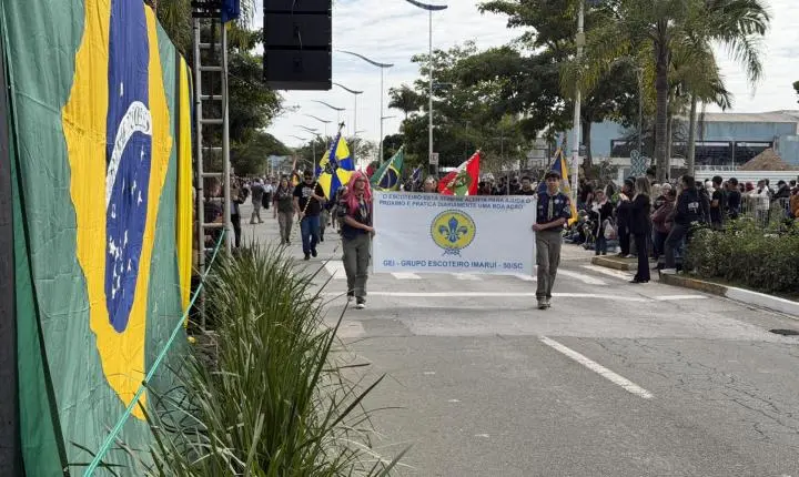 Desfile de 7 de Setembro em Itajaí leva 22 mil pessoas à Beira Rio