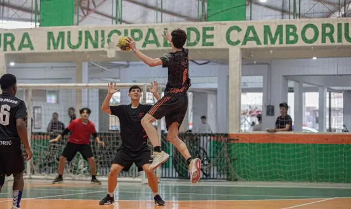 Disputas do JECAM 2026 chegam à reta final com classificação acirrada