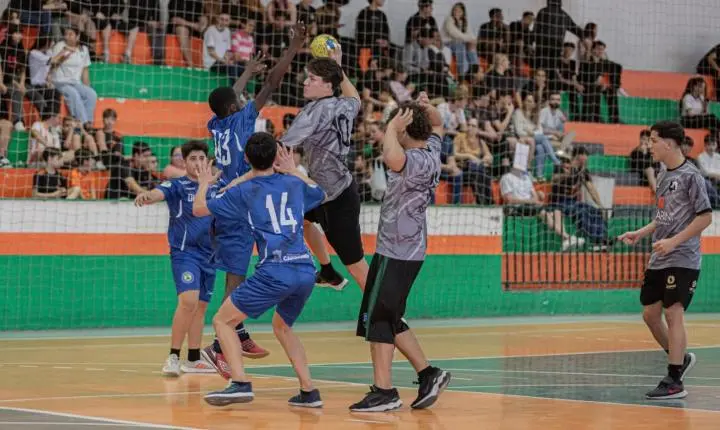 Disputas do JECAM 2026 chegam à reta final com classificação acirrada