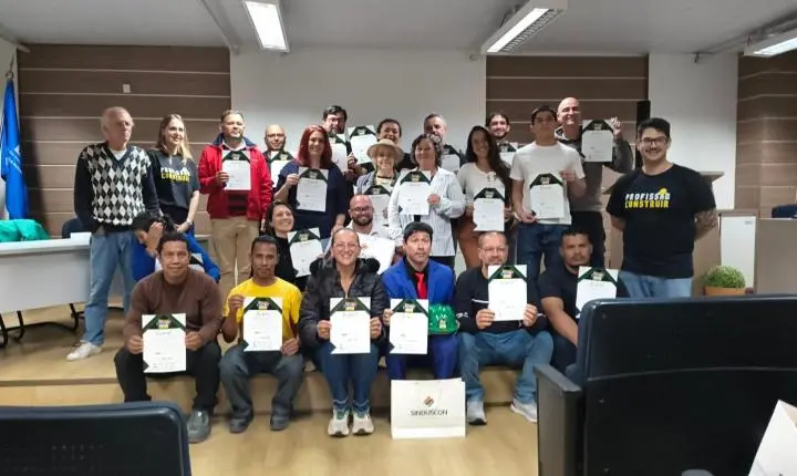 Distância e idade não impedem alunos de buscar qualificação na construção civil no SENAI de Itajaí
