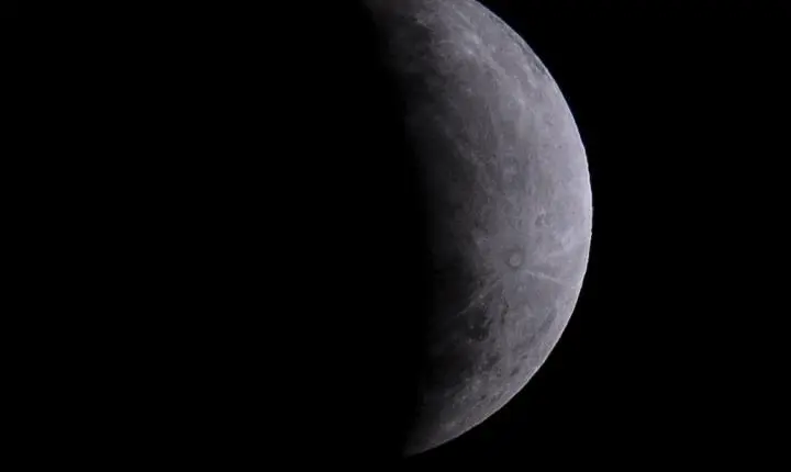 Eclipse parcial da Lua nesta quinta-feira será visto em todo o Brasil