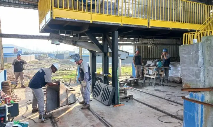 Emasa inicia instalação de prensas reformadas para ampliar eficiência no tratamento de lodo