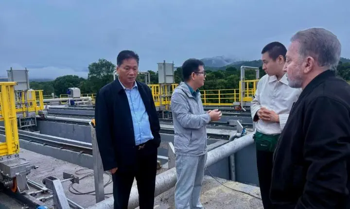 Empresários chineses conhecem estrutura de tratamento de esgoto da Emasa