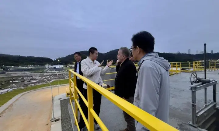 Empresários chineses conhecem estrutura de tratamento de esgoto da Emasa