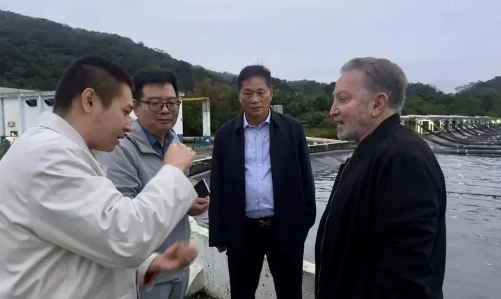 Empresários chineses conhecem estrutura de tratamento de esgoto da Emasa