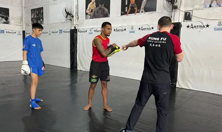 Escolinha de boxe chinês transforma vidas e descobre novos talentos em Balneário Camboriú