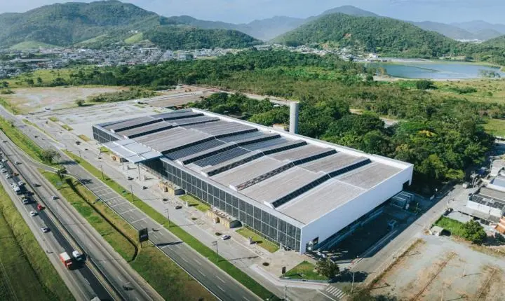 Expocentro de Balneário Camboriú é o primeiro equipamento turístico a adotar nova marca turística de Balneário Camboriú