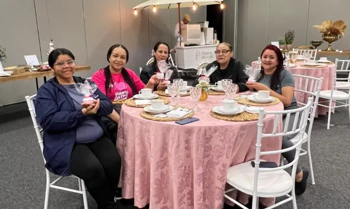 Expocentro promove ação de conscientização sobre saúde integral durante o Outubro Rosa
