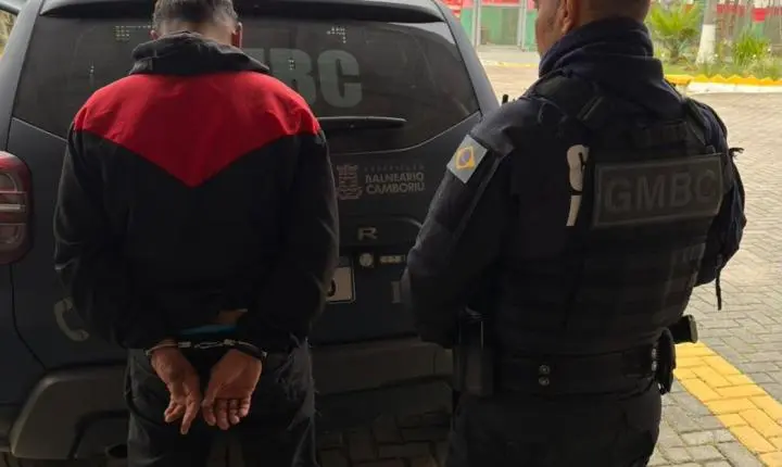 Foragido por furto é preso pela Guarda Municipal de Balneário Camboriú 