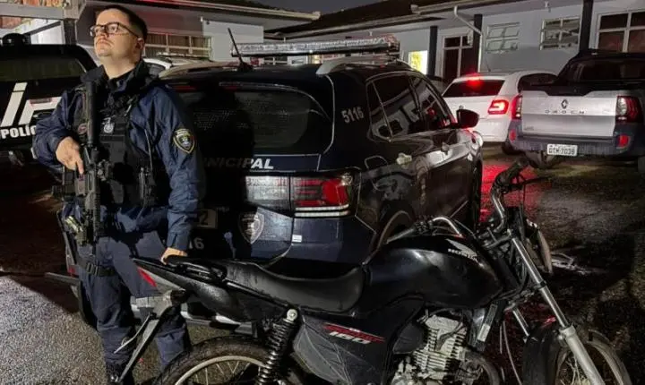 Guarda Municipal cumpre cinco mandados de prisão e recupera motocicleta furtada em ações no fim de semana 