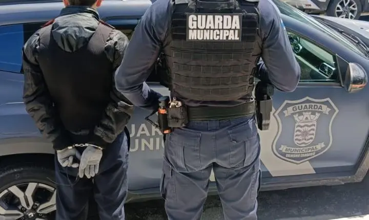 Guarda Municipal de Balneário Camboriú prende homem por descumprimento de medida protetiva