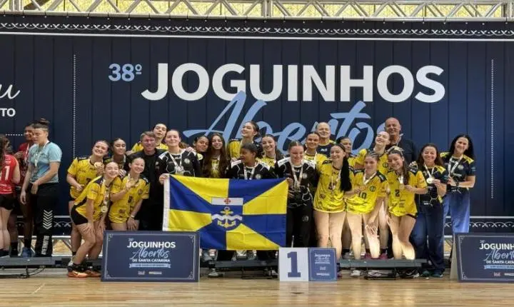 Handebol feminino de Itajaí é ouro nos Joguinhos Abertos de Santa Catarina em Blumenau 