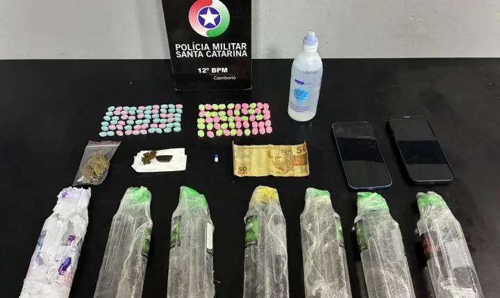 Homem é preso e adolescente é apreendido por tráfico de drogas em evento em Camboriú