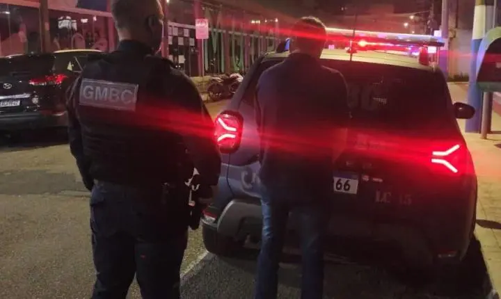 Homem é preso pela Guarda Municipal de Balneário Camboriú após agredir filha e esposa 