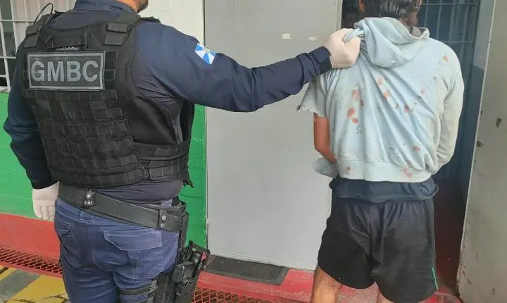 Homem é preso por tentativa de roubo e agressão à mulher em Balneário Camboriú