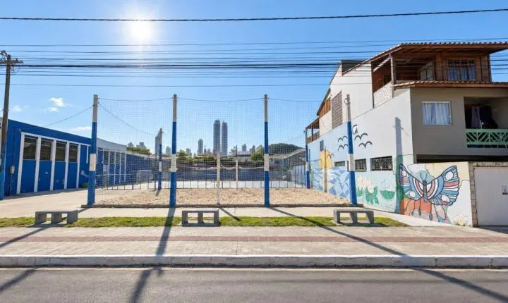 Homenagem póstuma marca entrega de reforma geral da praça Anderson Folha, no Bairro São Judas Tadeu