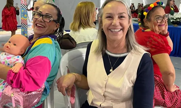 Idosos de Balneário Camboriú participam de programação especial alusiva ao Dia das Crianças