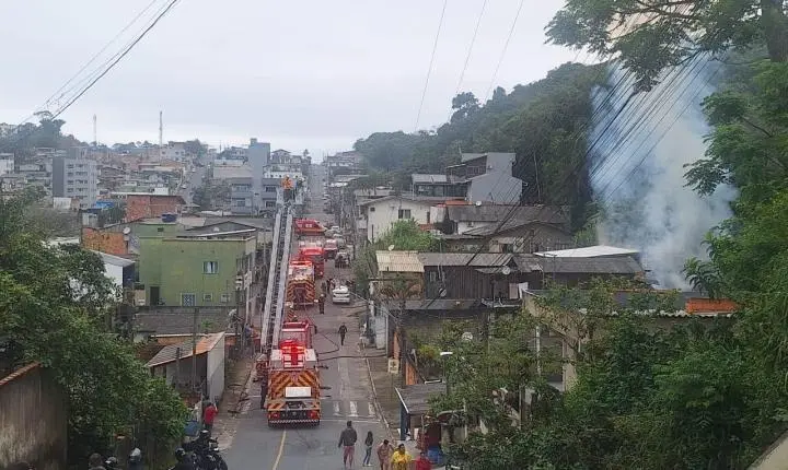 Incêndio criminoso destrói residência em Camboriú 