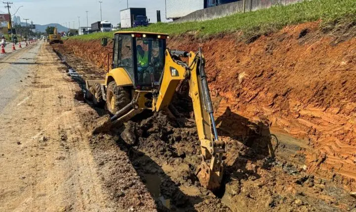 Iniciada a etapa de drenagem na obra de inversão das alças da BR-101