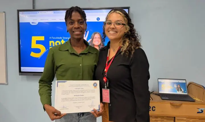 Instituto Portonave certifica 50 migrantes em curso de português focado na inclusão social e empregabilidade
