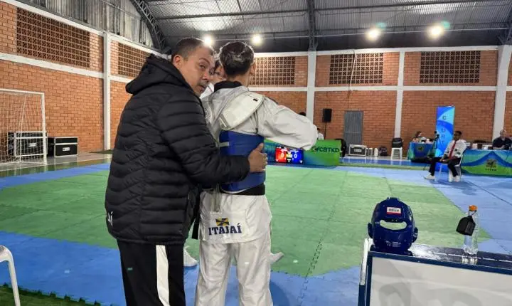 Itajaí conquista ouro no Taekwondo dos Joguinhos Abertos de Santa Catarina neste sábado 