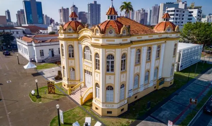 Itajaí recebe comitiva chinesa para intercâmbio nos setores de inovação e saúde
