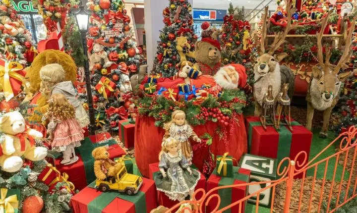 Itajaí Shopping comemora 26 anos e inaugura o “Natal dos Presentes”, primeira decoração natalina da região