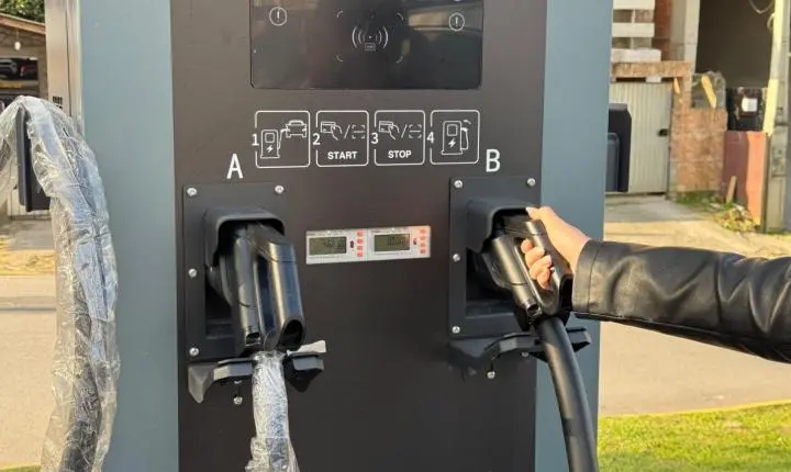 Itapema passa a contar com eletroposto da Celesc para recarga de veículos elétricos