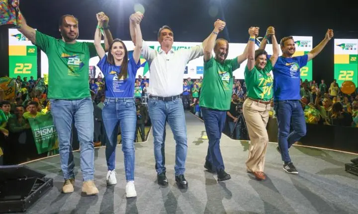 Jorginho Mello é confirmado candidato à reeleição e oficializa a maior aliança política de Santa Catarina