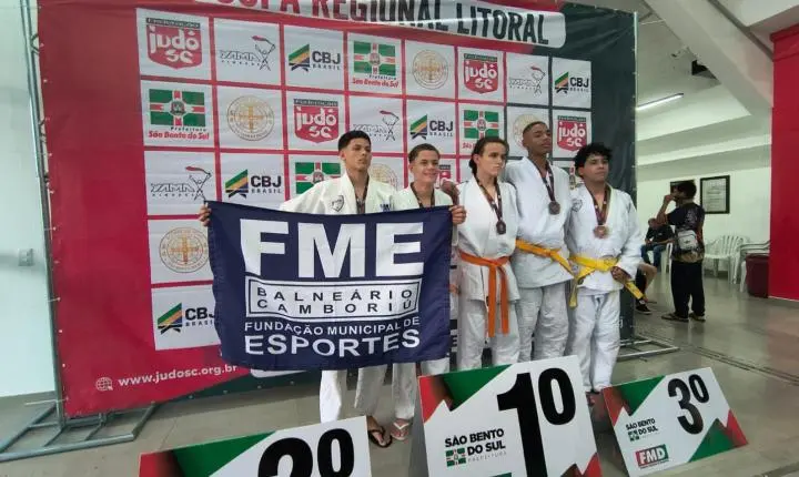 Judô de Balneário Camboriú conquista 13 medalhas no Campeonato Regional Litoral
