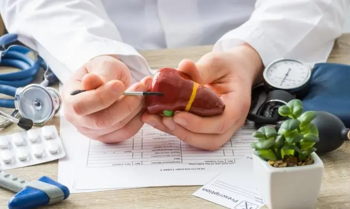 JULHO AMARELO ALERTA SOBRE COMO PREVENIR AS HEPATITES VIRAIS 
