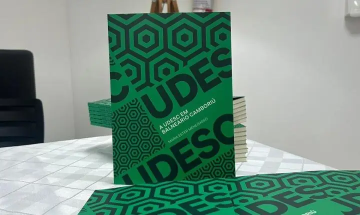 Livro resgata história da implantação da Udesc em Balneário Camboriú