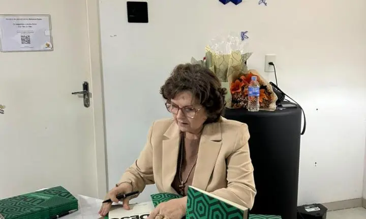 Livro resgata história da implantação da Udesc em Balneário Camboriú