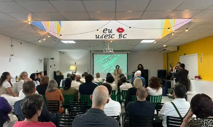 Livro resgata história da implantação da Udesc em Balneário Camboriú