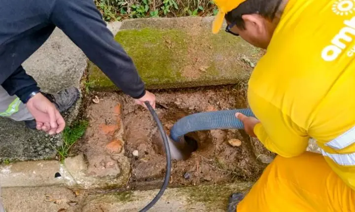 Mais de 1,6 mil bocas de lobo foram limpas desde maio em Balneário Camboriú