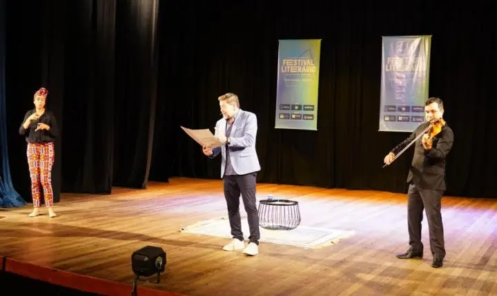Mais de 800 pessoas prestigiaram o segundo dia do Festival Literário de Balneário Camboriú