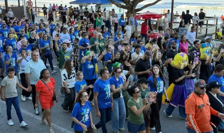 Marcha para Jesus reúne igrejas e famílias na orla do Centro de Itapema