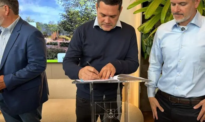 Município de Itajaí e Aprobrava assinam seis termos de cooperação nesta quinta-feira
