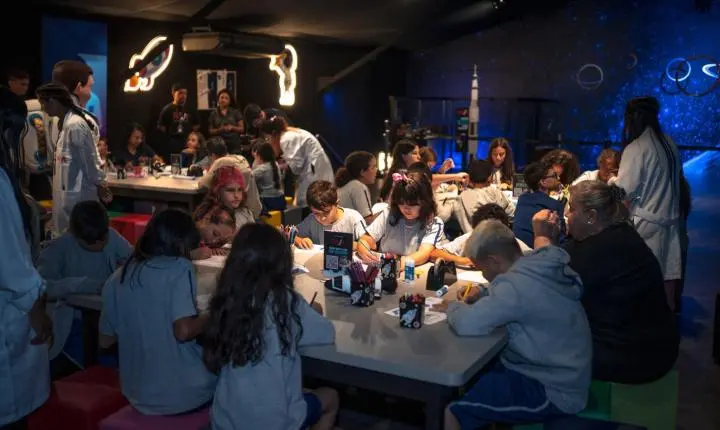 Museus, aquários e atrações interativas ganham espaço como extensão da sala de aula