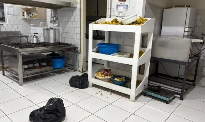 NEI Carrosel do bairro das Nações é arrombado e invadido por marginais