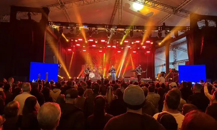 Nenhum de Nós reúne público apaixonado no 28º Festival de Música de Itajaí