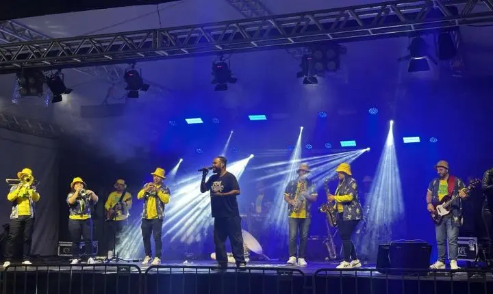 Nenhum de Nós reúne público apaixonado no 28º Festival de Música de Itajaí